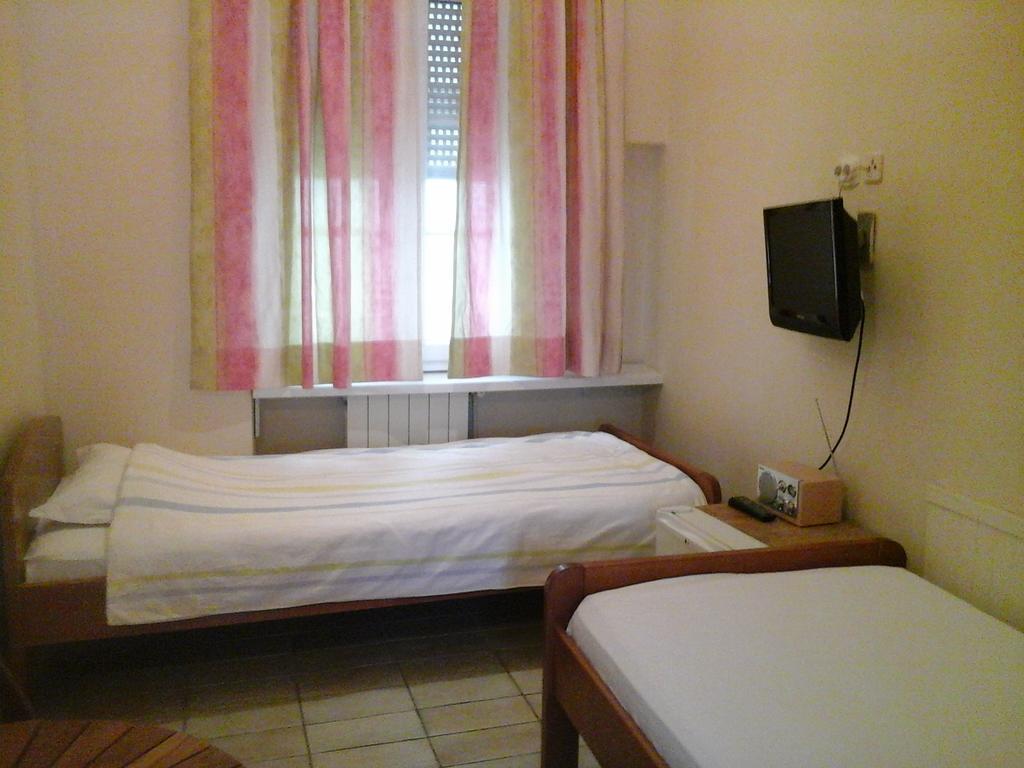 Guesthouse Lessi Zagrzeb Pokój zdjęcie