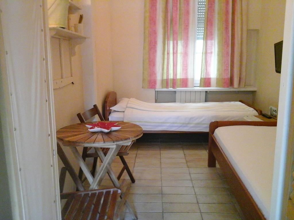 Guesthouse Lessi Zagrzeb Pokój zdjęcie